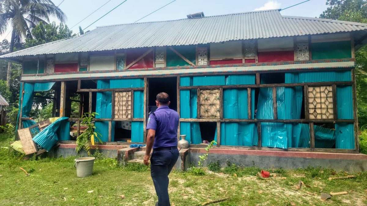 দেবিদ্বারে শফিকুল হত‍্যায় আসামিদের বাড়ি ভাঙচুর
