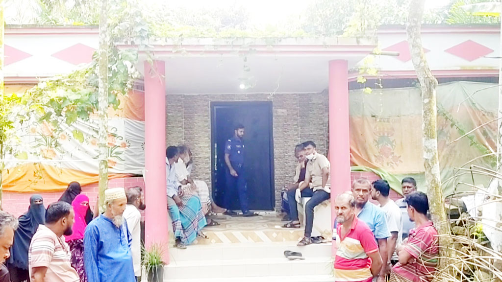পিরোজপুরে গৃহবধূকে শ্বাসরোধে হত্যা, ঘরের মালামাল লুট