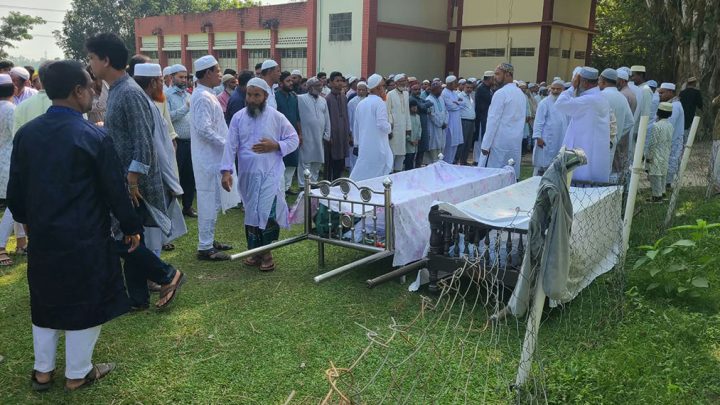 মায়ের মৃত্যুর ১২ ঘণ্টার ব্যবধানে ছেলের মৃত্যু, একসঙ্গে জানাজা