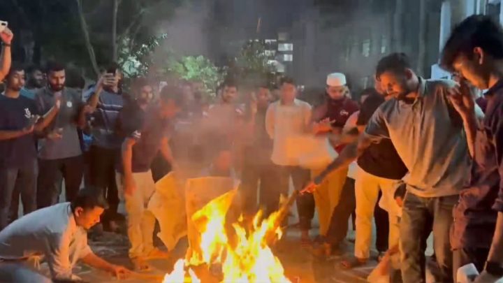 ডুয়েটে নতুন ভিসি নিয়োগ প্রত্যাখ্যান করে শিক্ষার্থীদের বিক্ষোভ-মিছিল
