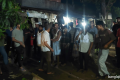 নিয়ন্ত্রণ হারিয়ে গ্যারেজে ঢুকল মুরগিবাহী পিকআপ, অল্পের জন্য প্রাণে বাঁচলেন মালিক