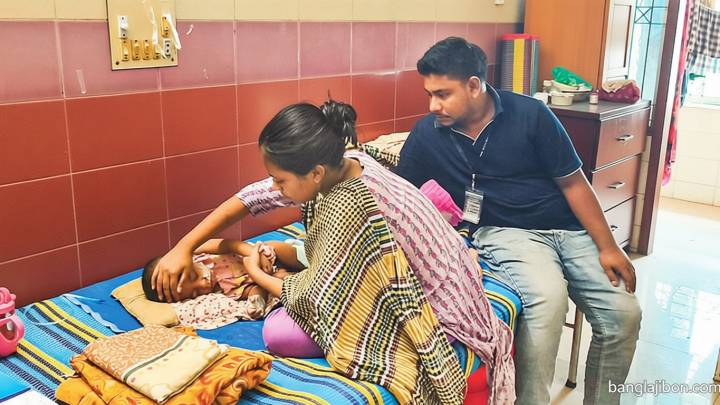 বাবার আক্ষেপ: আইসিইউ থাকলে হয়তো বাঁচত ছেলেটা
