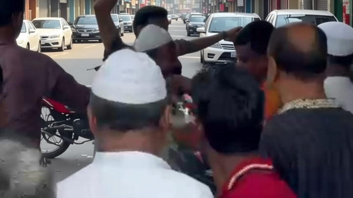 নেত্রকোনায় পশুর হাটের ইজারা নিয়ে বিএনপি-জামায়াতের হাতাহাতি