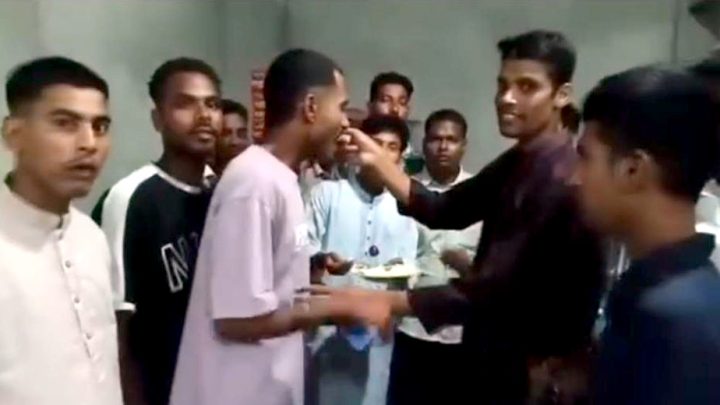 লক্ষ্মীপুরে নিষিদ্ধ ছাত্রলীগের ঈদ পুনর্মিলনী এবং মশাল মিছিলের ভিডিও ভাইরাল
