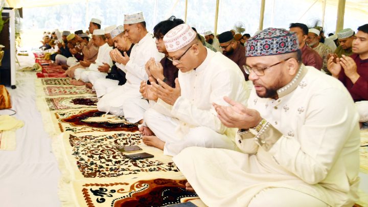 রাজারবাগে ঈদের নামাজ আদায় করলেন আইজিপি
