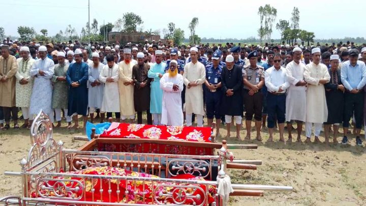 নওগাঁয় ৯ যুবকের দাফন সম্পন্ন, শোকাতুর তিন গ্রাম