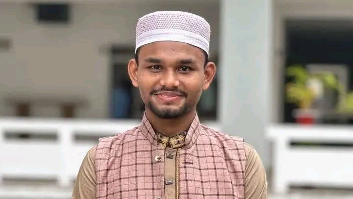 চবির ফেসবুক গ্রুপে বট আইডি থেকে ছাত্রীকে অশালীন মন্তব্য, ‘লেলিয়ে দেওয়া হয়েছে’— দাবি অভিযুক্তের