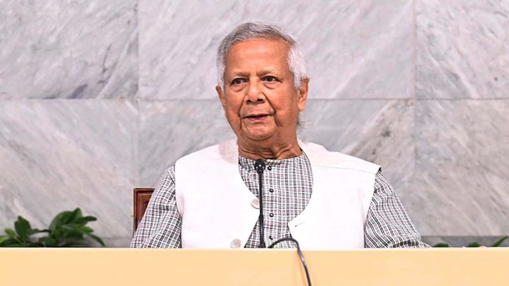 ড. ইউনূসসহ সব উপদেষ্টার দেশত্যাগে নিষেধাজ্ঞা চেয়ে রিট