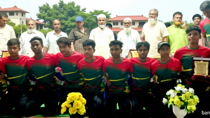 চাঁপাইনবাবগঞ্জে ক্রীড়া ব্যক্তিত্বদের সম্মাননা, মাঠ সংস্কার ও এমপি গোল্ডকাপ আয়োজনের আশ্বাস