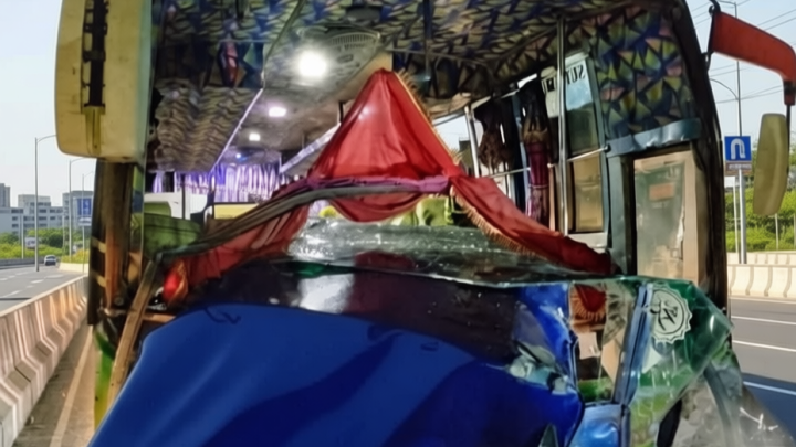 কুমিল্লায় বাস-অটোরিকশা মুখোমুখি সংঘর্ষ, নিহত ৩