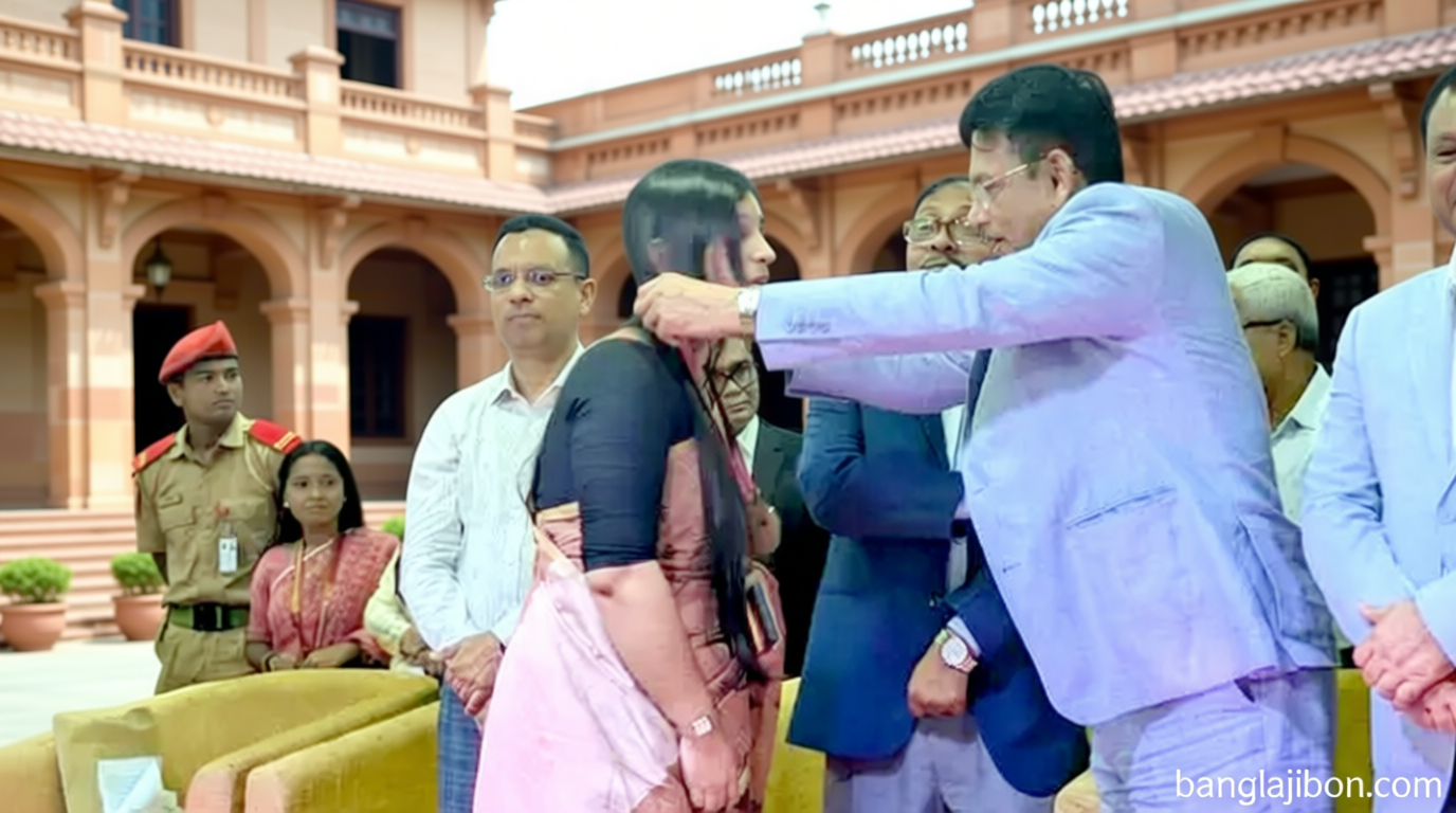 জবিতে প্রথমবারের মতো ডিনস অ্যাওয়ার্ড পেলেন ১০৪ শিক্ষার্থী