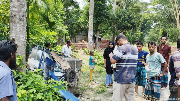 পিরোজপুর-বরিশাল মহাসড়কে বাস-অটোরিকশা সংঘর্ষে কলেজছাত্রী নিহত