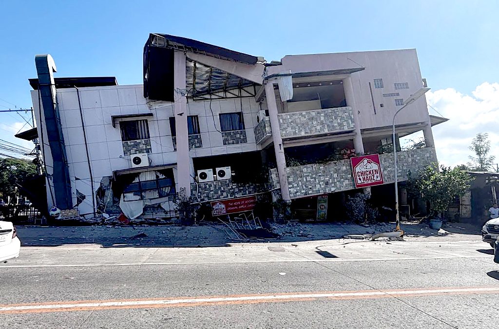 AFP__Philippines-Earthquake-ajker-patrika