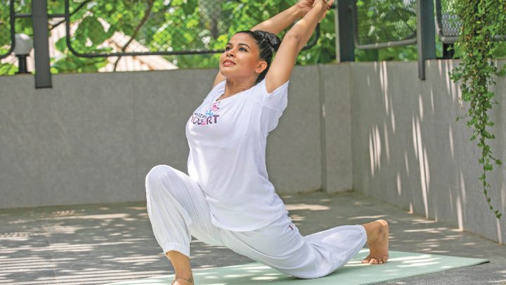 ঈদের ছুটির পর ফিটনেস রুটিনে ফিরতে যোগব্যায়াম