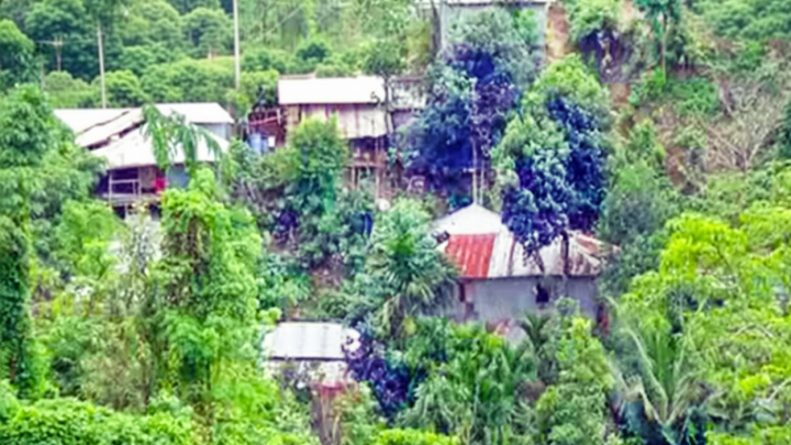 পাহাড়ধসের ৯ বছর: পাহাড়ের গায়ে ঝুঁকিপূর্ণ বসবাস, দুর্ঘটনার শঙ্কা