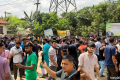 কারখানায় শ্রমিকের মৃত্যু: মিলাদ মাহফিলের সময় উত্তেজনা, পুলিশের লাঠিপেটা ও সাউন্ড গ্রেনেড নিক্ষেপ