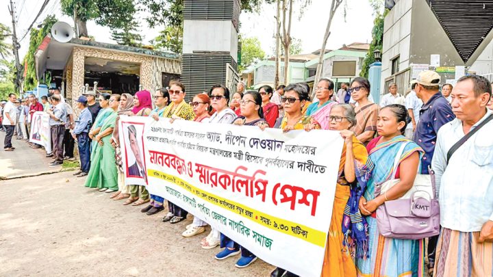পার্বত্য মন্ত্রীর পদত্যাগ: দলীয় কোন্দল, পরিষদ গঠনে বিলম্বে পদ হারান দীপেন দেওয়ান