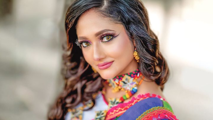 চোখের আলোয় দেখেছিলেম…