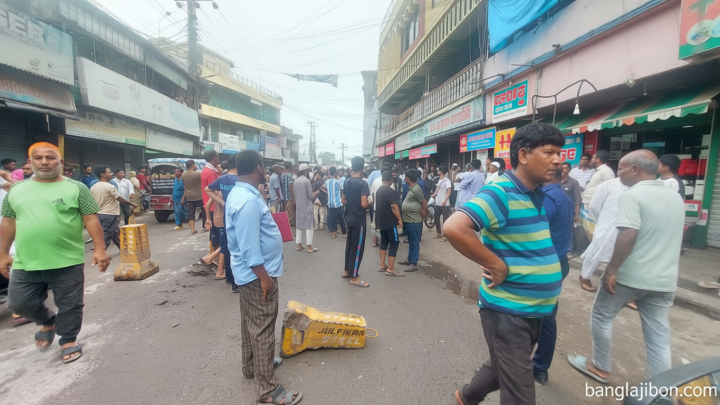 সৈয়দপুরে ব্যবসায়ীদের সঙ্গে পৌর কর্মচারীদের সংঘর্ষ, আহত ৮