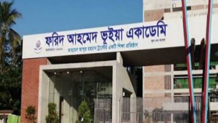 লক্ষ্মীপুরে হোস্টেলে শিক্ষার্থীর মৃত্যু, প্রতিবাদে শিক্ষাপ্রতিষ্ঠানে ব্যাপক ভাঙচুর