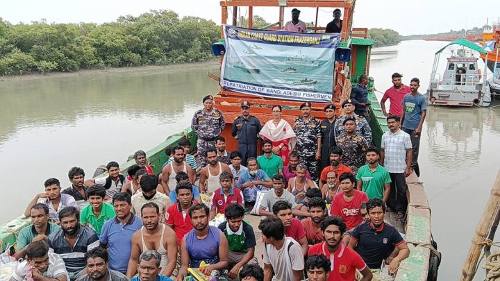 ভারতে ৫ মাস কারাভোগের পর বাংলাদেশে ফিরছেন ৯১ জেলে