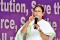 দলের ভাঙন ঠেকাতে মরিয়া মমতা, অবস্থান পুনরুদ্ধারে ঘনিষ্ঠতা বাড়াচ্ছেন ‘ইন্ডিয়া’ জোটের সঙ্গে