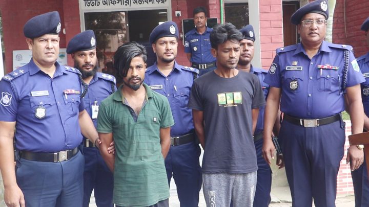পুরাতন মোবাইল ব্যবসায়ী হত্যাকাণ্ড: দুজন গ্রেপ্তার, উদ্ধার মোটরসাইকেল ও মোবাইল