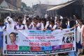 সিংগাইরে শিক্ষকের ওপর হামলার প্রতিবাদে মানববন্ধন ও সড়ক অবরোধ