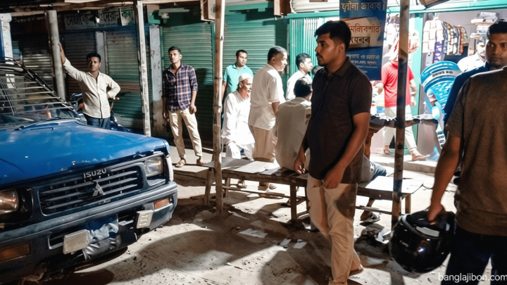 সুজানগরে মাদকবিরোধী সভায় গুলিবর্ষণ ও ককটেল বিস্ফোরণের অভিযোগ