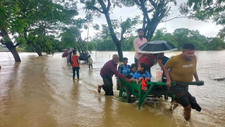 রাঙামাটিতে ভারী বর্ষণে পাহাড় ধসের শঙ্কা, বেড়েছে বিদ্যুৎ উৎপাদন