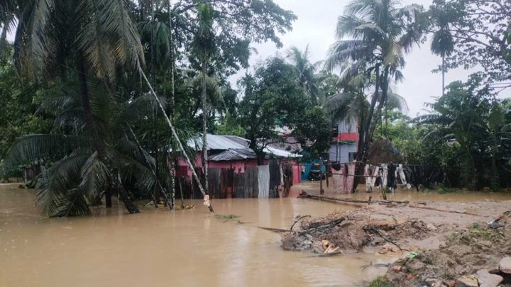 আনোয়ারায় টানা বৃষ্টিতে খাল খননের মাটি ও পানি ঢুকছে ঘরে, ভোগান্তি
