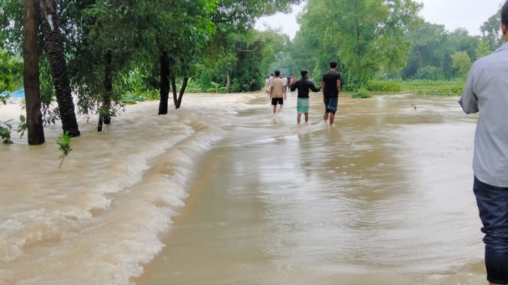 ১০ জেলায় বন্যার শঙ্কা, বিপৎসীমার ওপরে দুই নদীর পানি