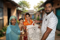 মাদকবিরোধী অভিযানের সঙ্গে মানবিক উদ্যোগ, দণ্ডপ্রাপ্তদের পরিবারে খাদ্য সহায়তা ইউএনওর