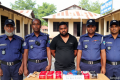 প্রাইভেট কারচালকের আসনের নিচ থেকে ৭০ হাজার পিস ইয়াবা উদ্ধার, চালক আটক