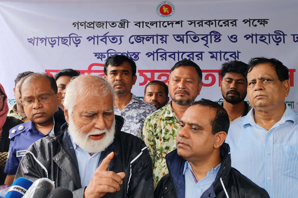 বন্যাকবলিত মানুষের পাশে সরকার সব সময় রয়েছে: প্রতিমন্ত্রী ইকবাল