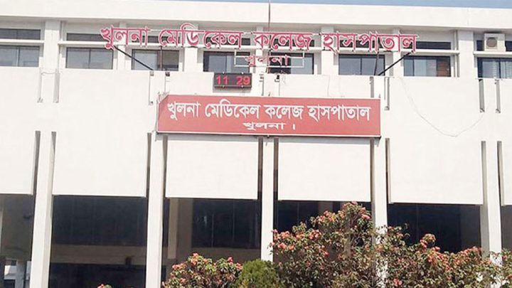 খুলনায় গুলিবিদ্ধ কিশোরীকে আনা হলো হাসপাতালে, খবর নিচ্ছে পুলিশ