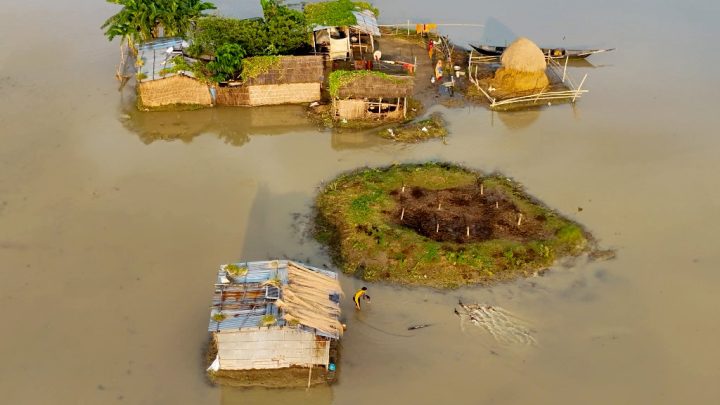 বৃষ্টি-ঢলে বন্যা: চট্টগ্রামে ক্ষতিগ্রস্ত ১৩২০ কিমি সড়ক