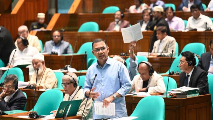 অনেক শিক্ষক সংসার চালাতে দ্বিতীয় কাজে বাধ্য হন: সংসদে প্রধানমন্ত্রী