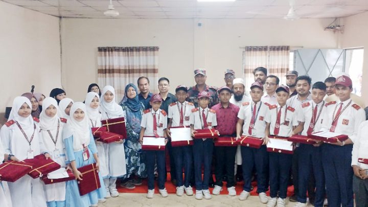 টেকনাফ বর্ডার গার্ড সরকারি প্রাথমিক বিদ্যালয়ের বৃত্তিপ্রাপ্ত ১৪ শিক্ষার্থীকে সংবর্ধনা