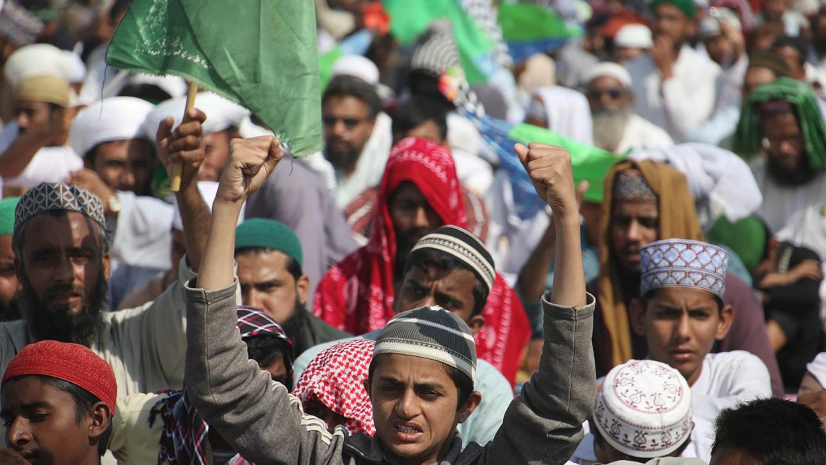 As-Pakistans-army-chief-turns-on-hardline-Islamist-groups