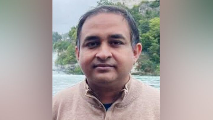 ছাত্রলীগের ঝটিকা মিছিল, সাবেক ভূমিমন্ত্রীর সচিবসহ ৪৪ জনের বিরুদ্ধে পুলিশের মামলা