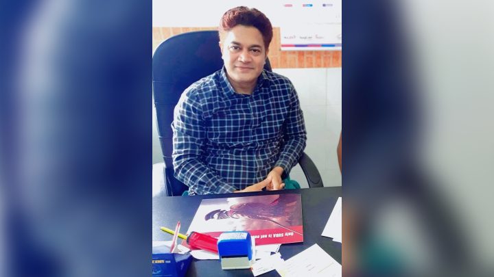 সরকারি চিকিৎসক না হয়েও সদর হাসপাতালে প্র্যাকটিস, রোগীও টানেন ব্যক্তিগত চেম্বারে