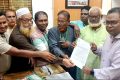৭ দফা দাবিতে দিনাজপুরে দলিল লেখকদের স্মারকলিপি