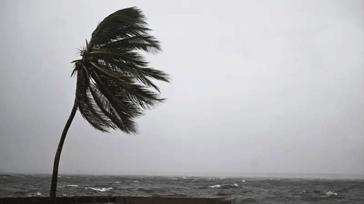 ১০ অঞ্চলে ৬০ কিলোমিটার ঝড়ের আভাস, ৩ নম্বর সতর্কতা