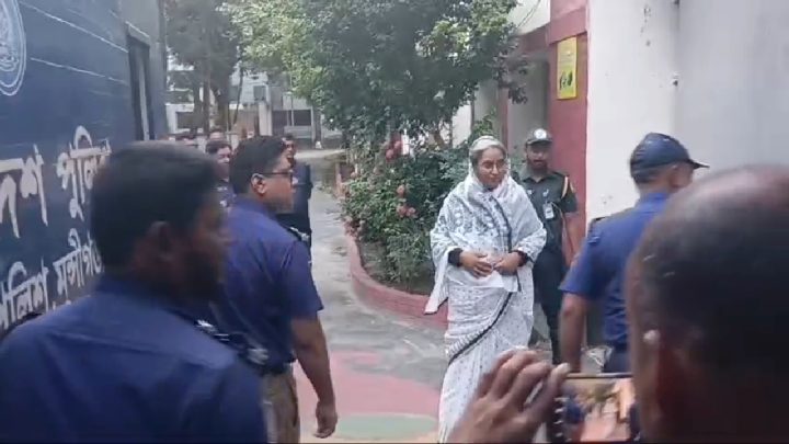 স্বামীকে শেষ বিদায় জানাতে প্যারোলে মুক্তি দীপু মনির