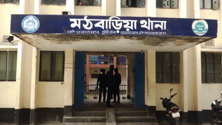পিরোজপুরে ঘর থেকে বৃদ্ধের লাশ উদ্ধার, পুলিশ হেফাজতে ছেলে