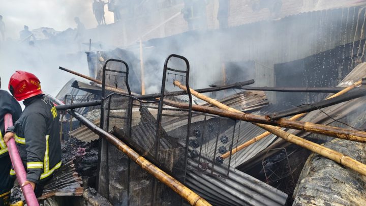 শ্যামলীতে বসতঘরে আগুন