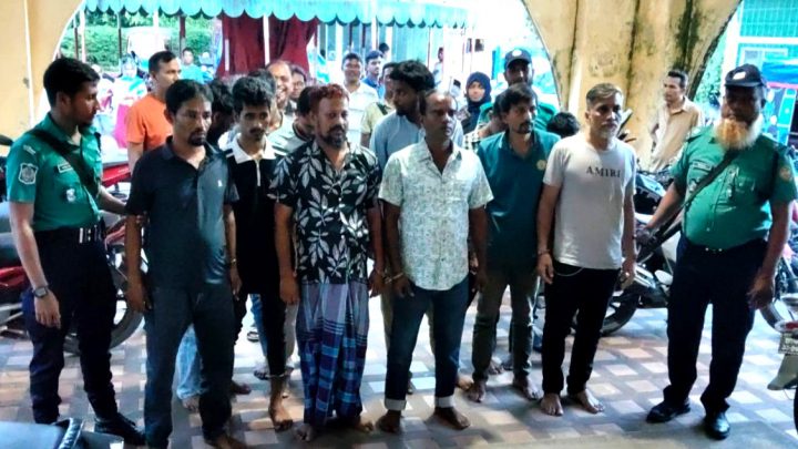 বরিশালে ‘গোপন বৈঠক’ থেকে আ.লীগের ১২ নেতা-কর্মী আটক