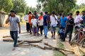 ঝিনাইদহে চাহিদামতো সার না পেয়ে কৃষকদের সড়ক অবরোধ